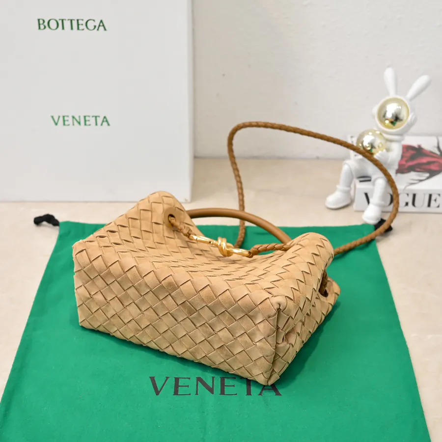 Bottega Veneta 2024 New Andiamo Bucket Bag