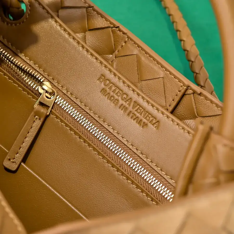Bottega Veneta 2024 New Andiamo Bucket Bag