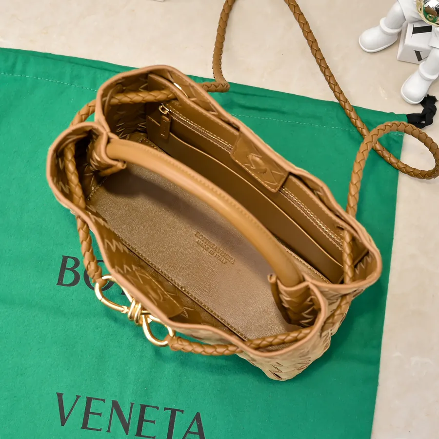 Bottega Veneta 2024 New Andiamo Bucket Bag