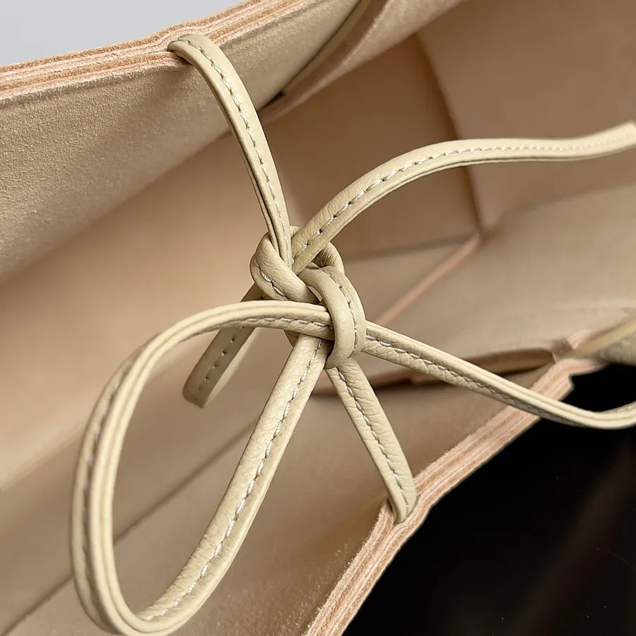 Arco Bucket Bag in Grained Calfskin