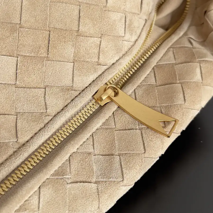 Jodie Trendy Large Bucket Bag with New Knot Design