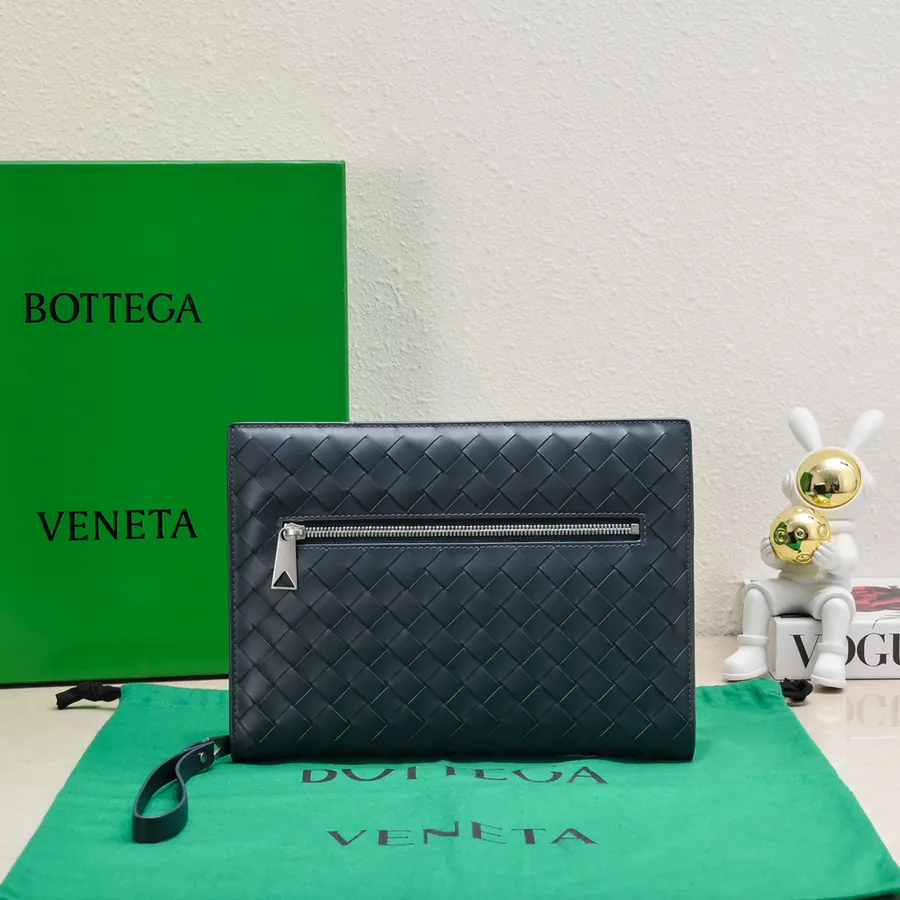 B Family New Woven Handbag