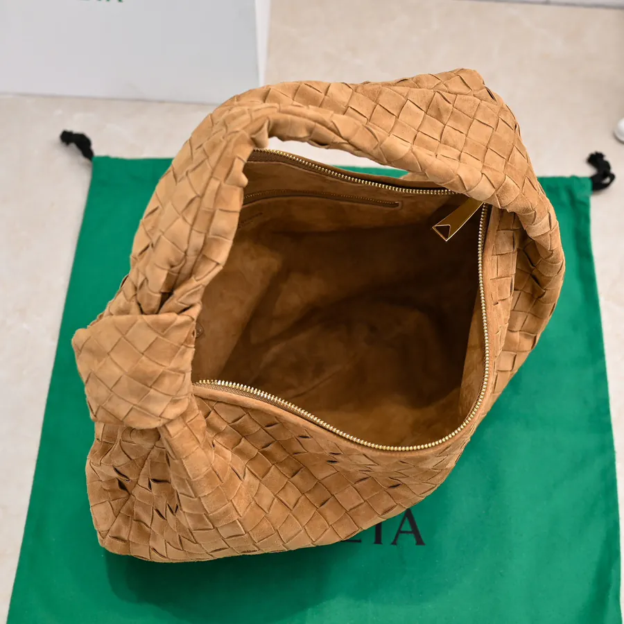 Jodie Large Bucket Bag Trendy Street Style