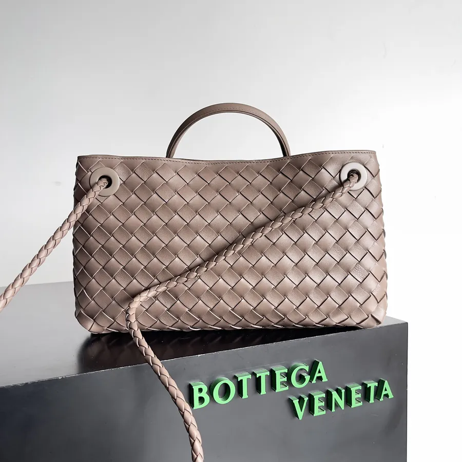Andiamo BV Crossbody Bag Lightweight and Chic for Asian Women