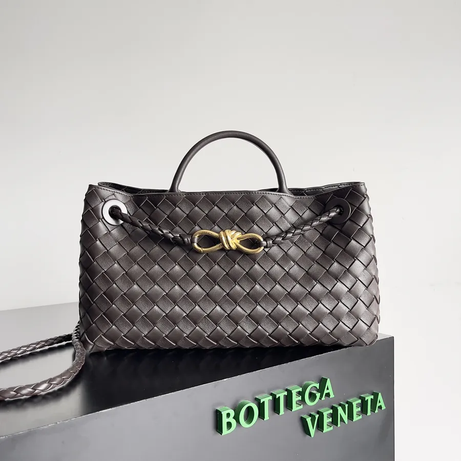 Andiamo Letgo Crossbody Bag Elegant and Stylish Design