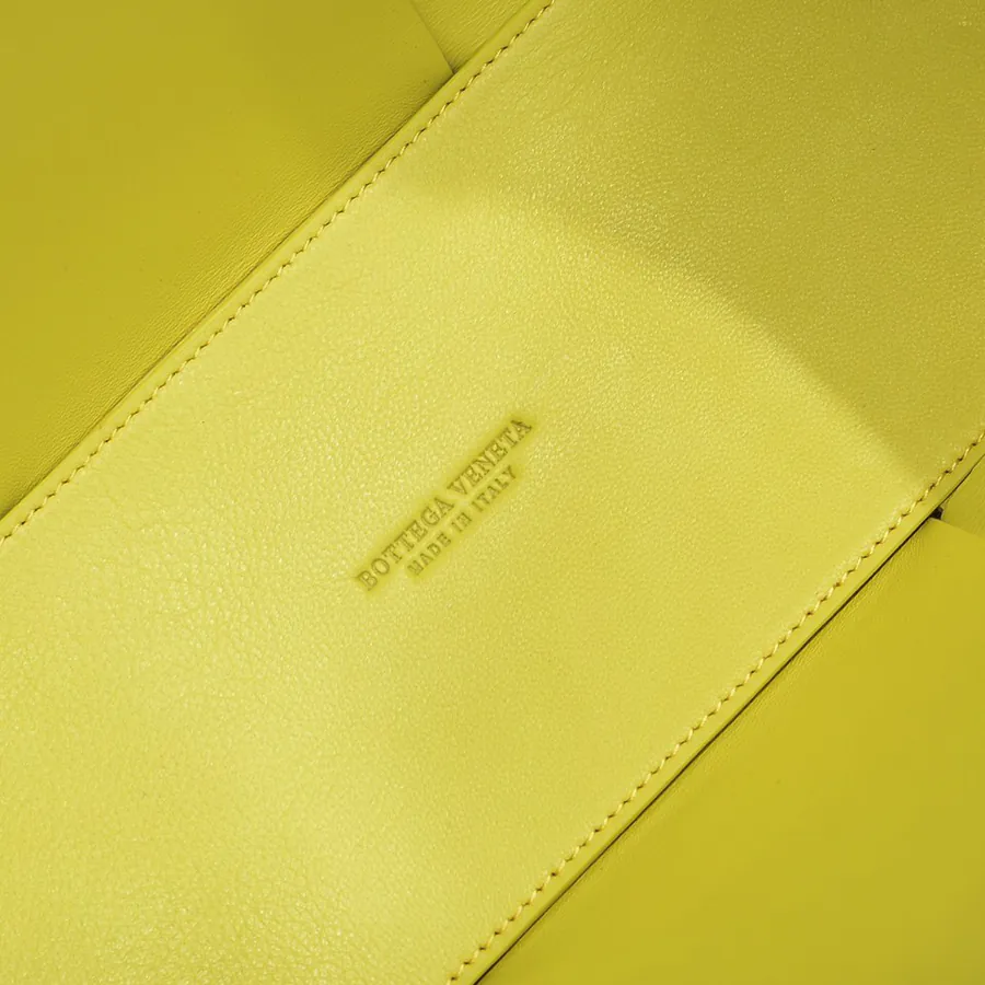 Early Autumn SLIP Tote Bag with Unique Color Contrast