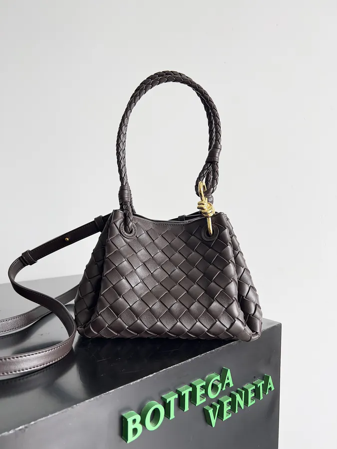Andiamo Bucket Bag with Vintage Elements