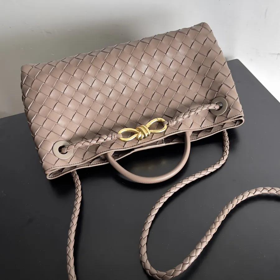Andiamo Crossbody Bag Lightweight and Chic Design