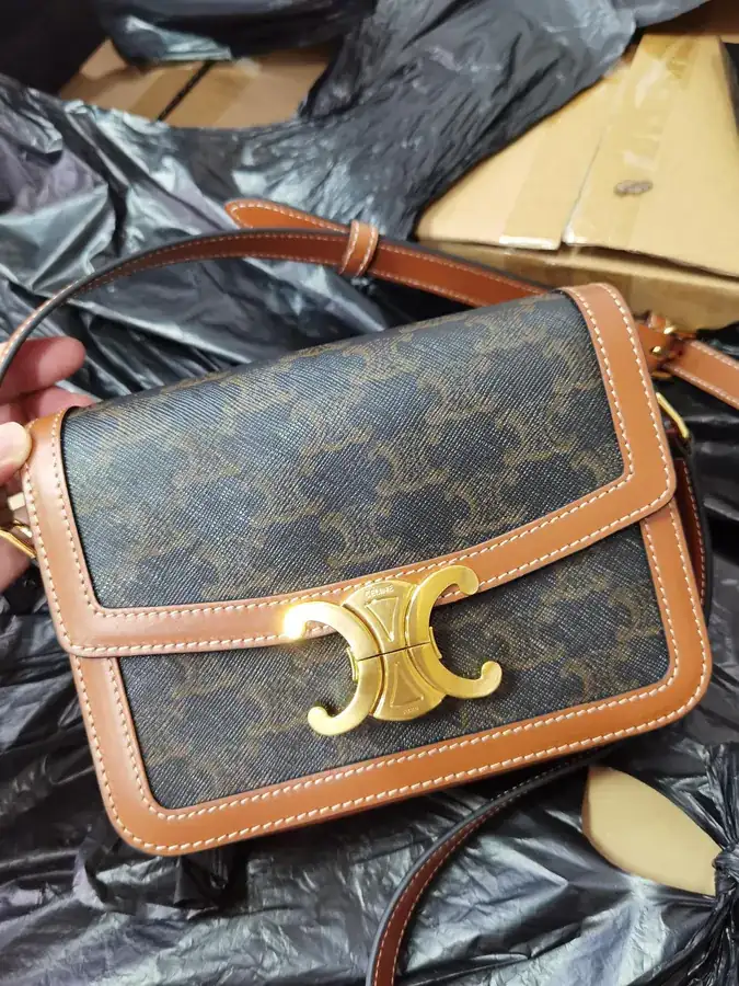 Exclusive 188423 Key West Satchel