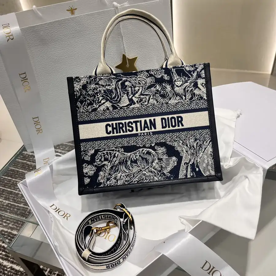 Batch 850 New Strap Tote by粤A