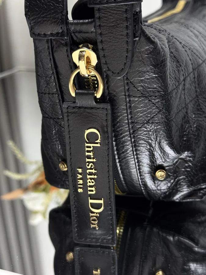 D Journey Handbag Modern Design, Classic Silhouette