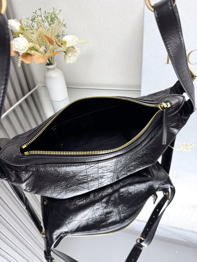 D Journey Handbag Modern Design, Classic Silhouette