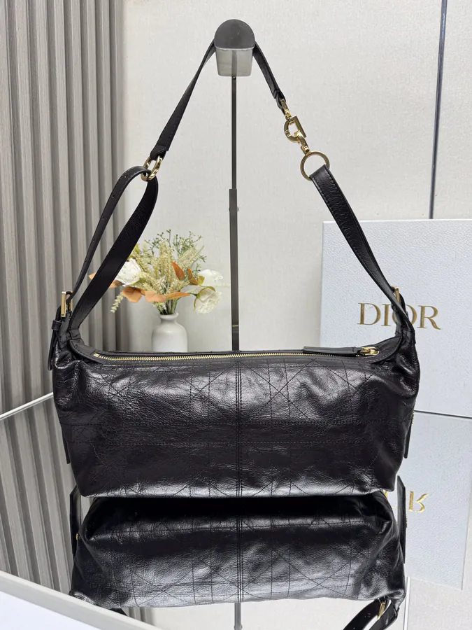 D Journey Handbag Modern Design, Classic Silhouette