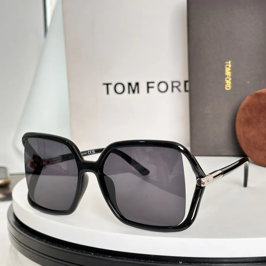 TOMFORD Solange Frame