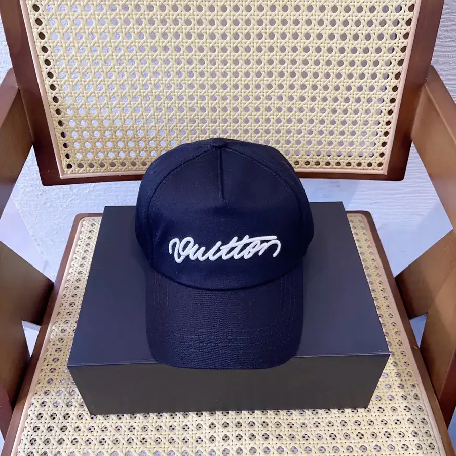 New Baseball Cap from Lüjia Sweet and Cool Style