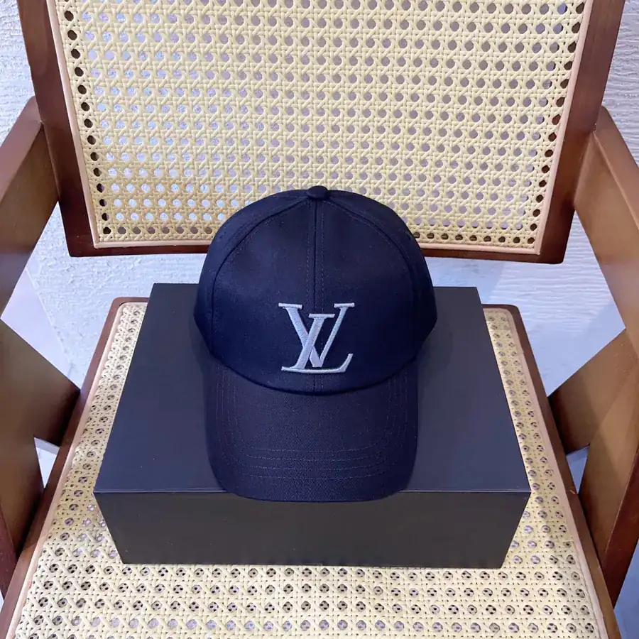 New Baseball Cap from Lüjia Sweet and Cool Style