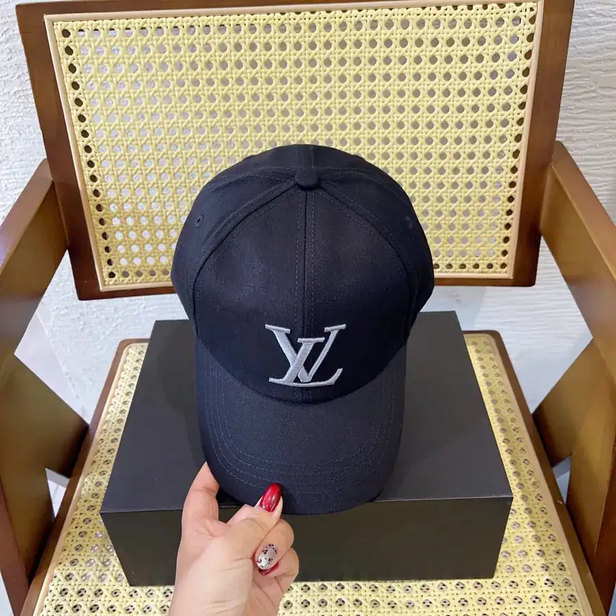 New Baseball Cap from Lüjia Sweet and Cool Style