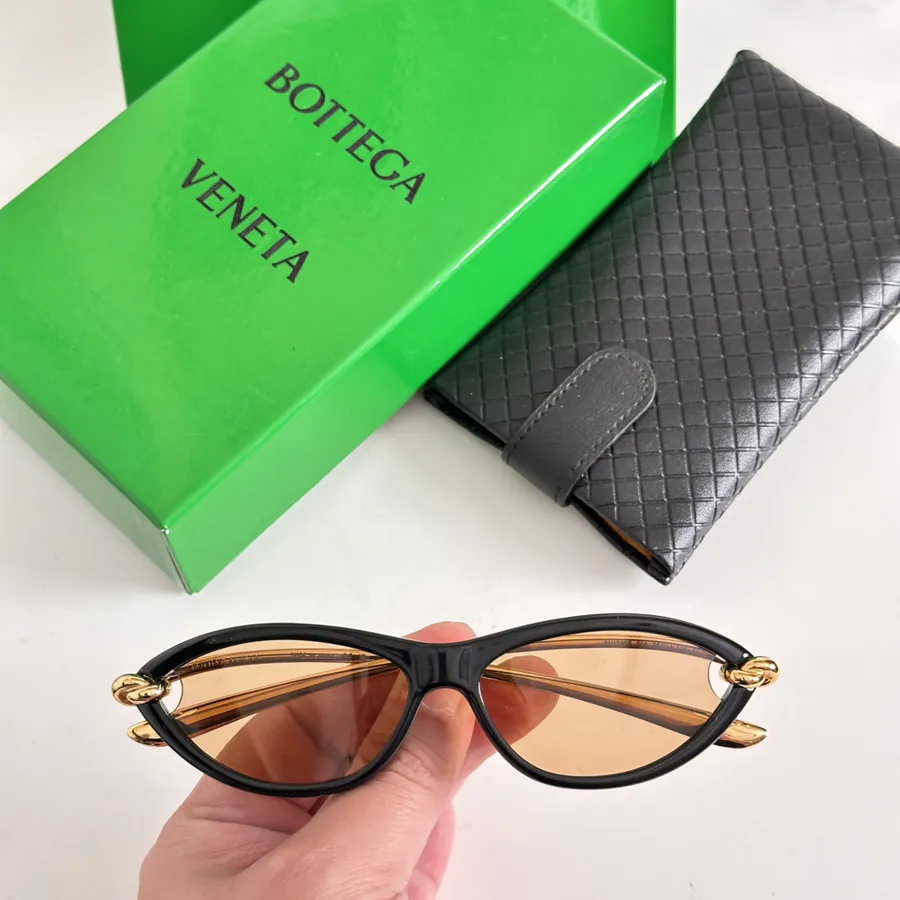 BOTTEGA VENET Bucket Bag with Grained Calfskin