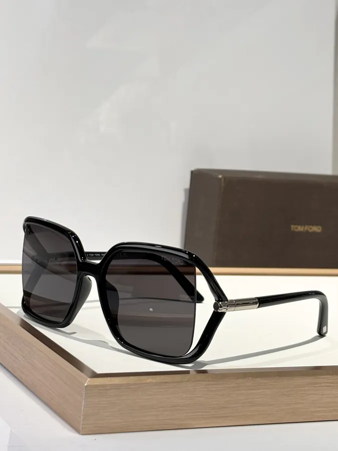 TOMFORD Solange Frame
