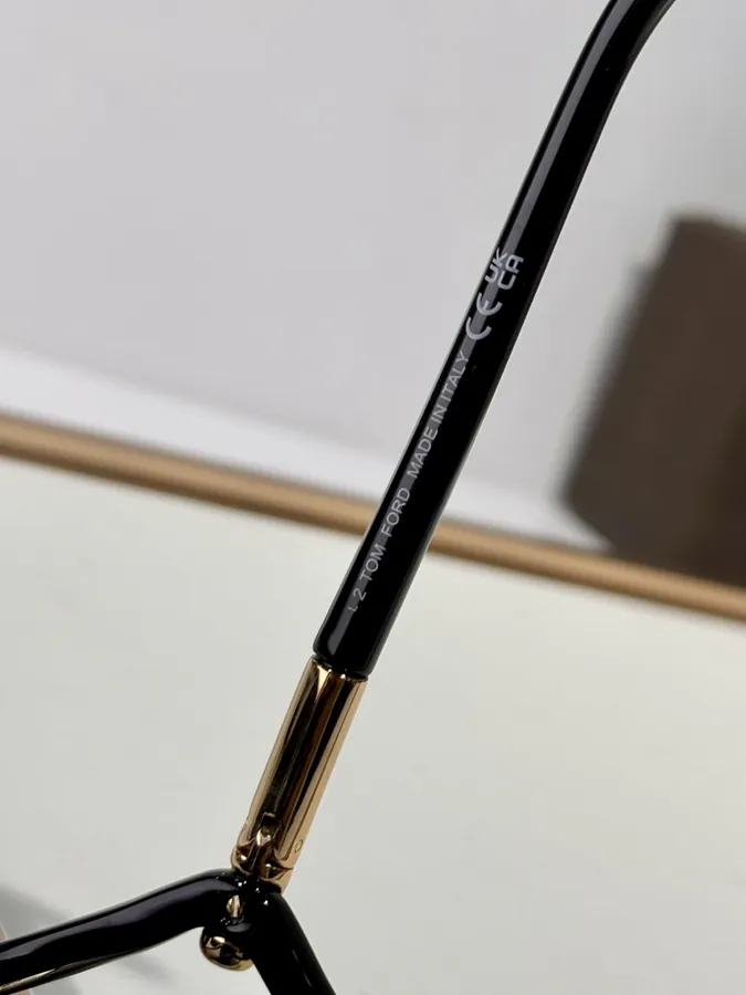 TOMFORD Solange Frame