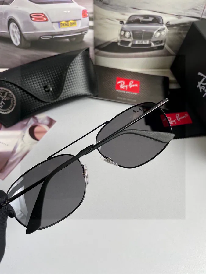 Ray.Ban Men's Polarized Sunglasses with Premium Frame