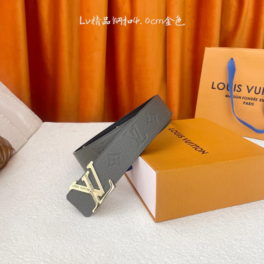Luggage Brand, Classic Embossed Leather with Original Plain Base, Premium Clasp, High Quality Craftsmanship