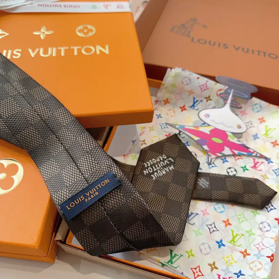 Pharrell Williams Design Damier Tie with L.Vuitton Déposée