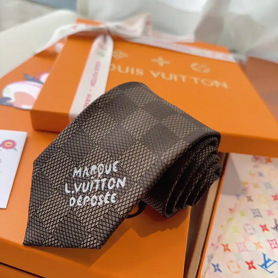 Pharrell Williams Design Damier Tie with L.Vuitton Déposée