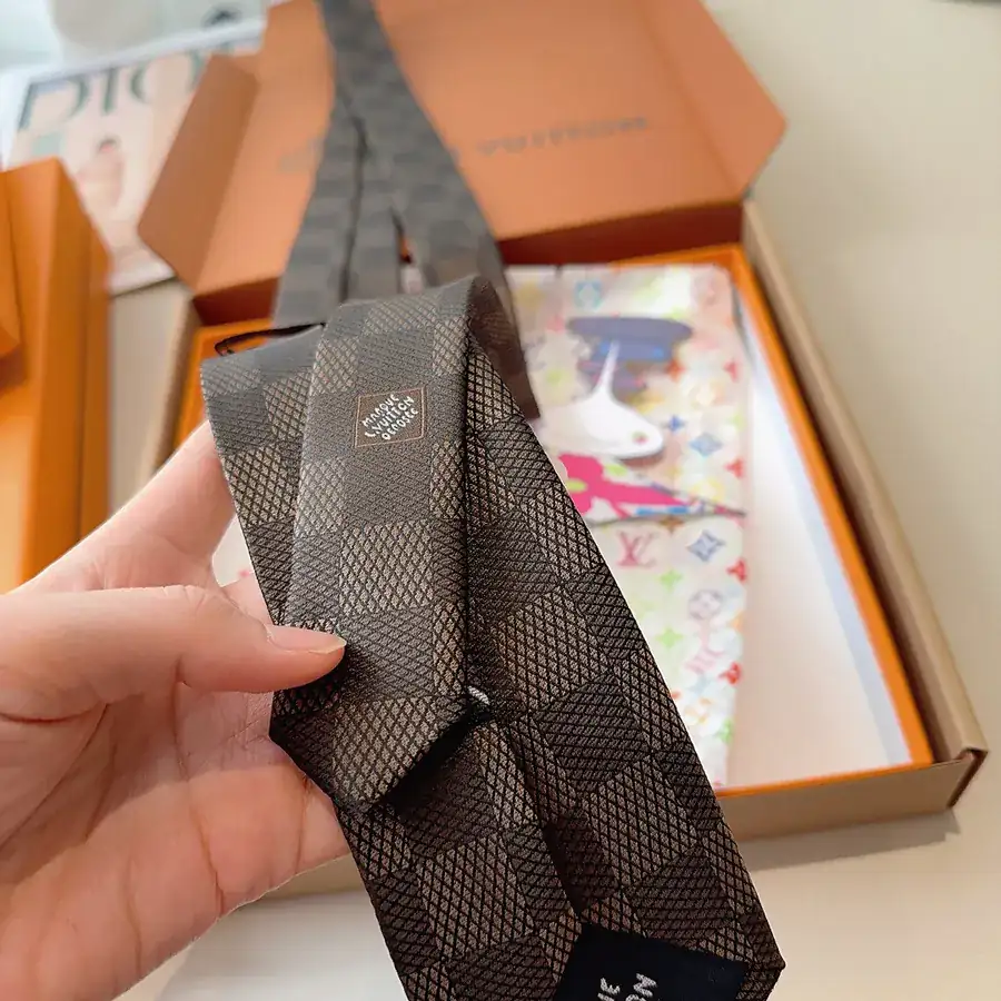 Pharrell Williams Design Damier Tie with L.Vuitton Déposée