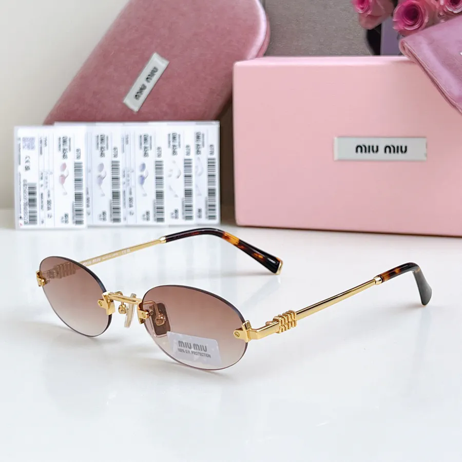 MIU MI* Bucket Bag with Original Nose Strap