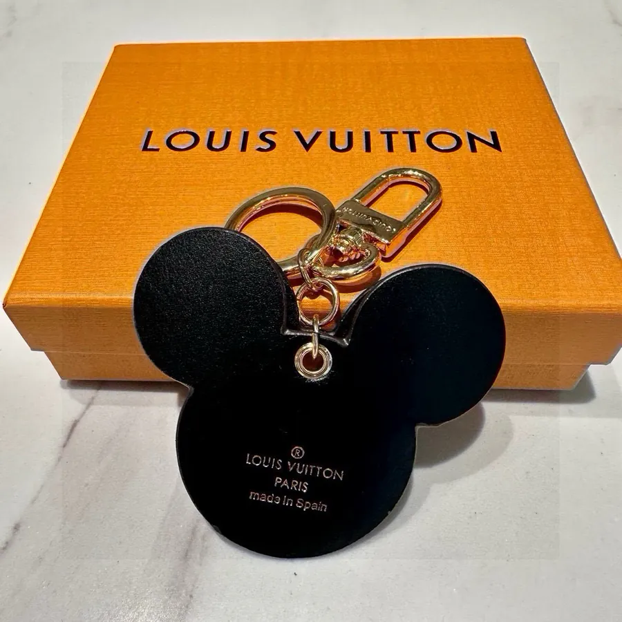LOUIS VUITTON Spade Accessories & Keychain