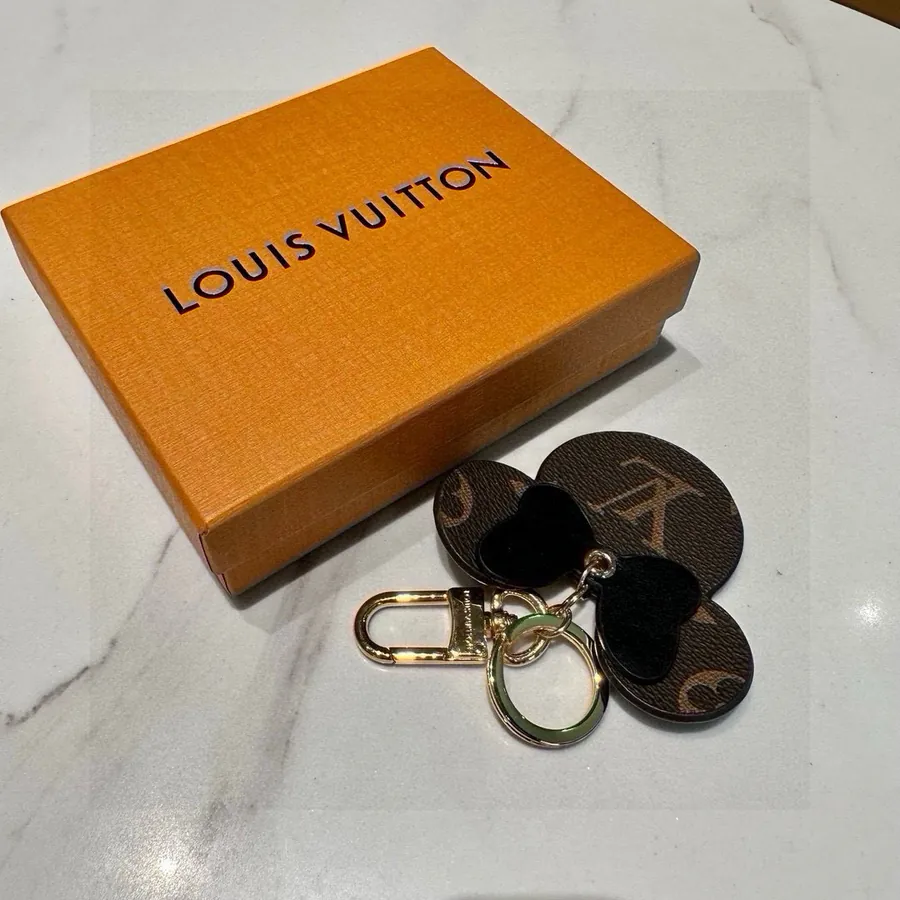LOUIS VUITTON Spade Accessories & Keychain