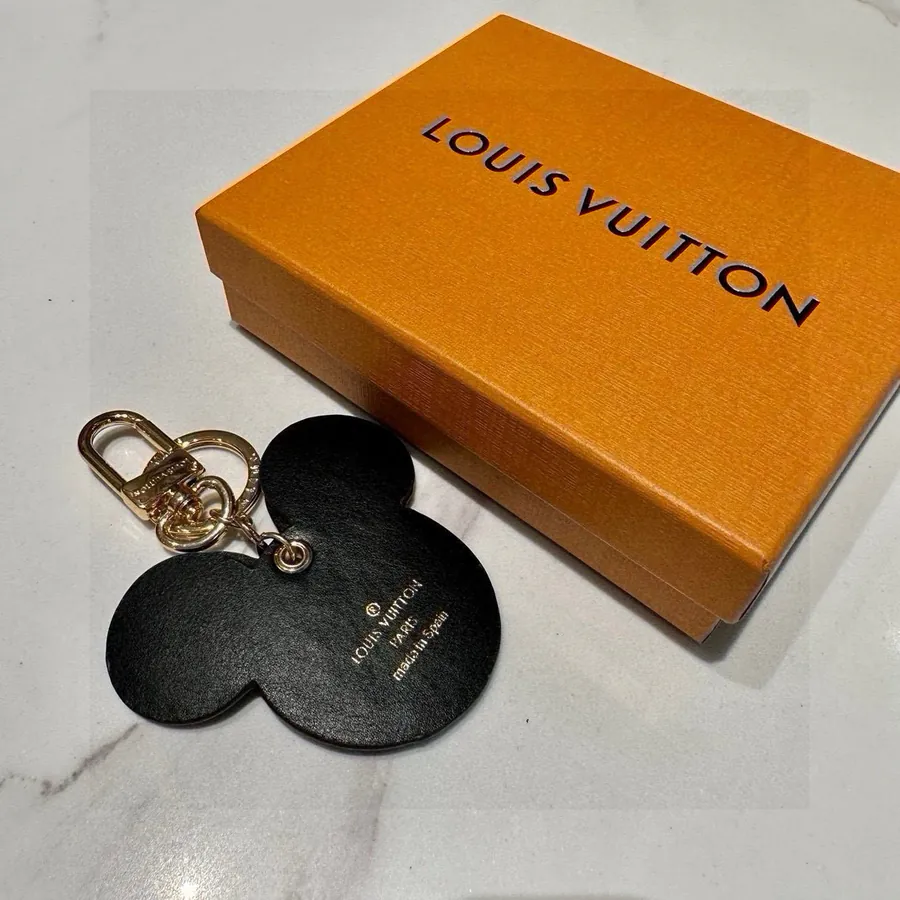 LOUIS VUITTON Spade Accessories & Keychain