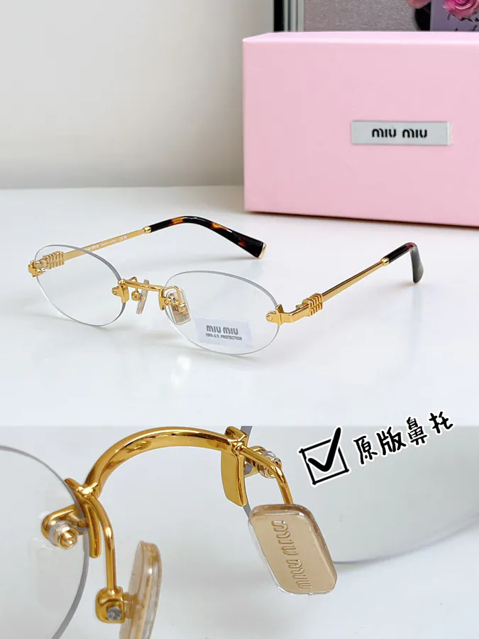 MIU MI* Bucket Bag with Original Nose Strap