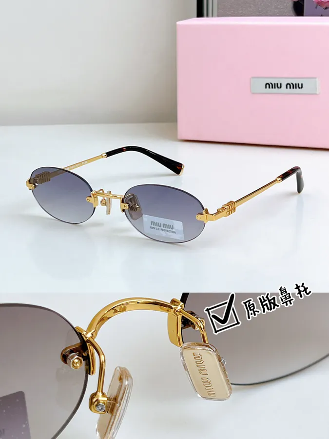 MIU MI* Bucket Bag with Original Nose Strap