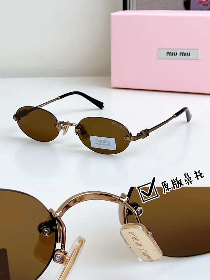 MIU MI* Bucket Bag with Original Nose Strap