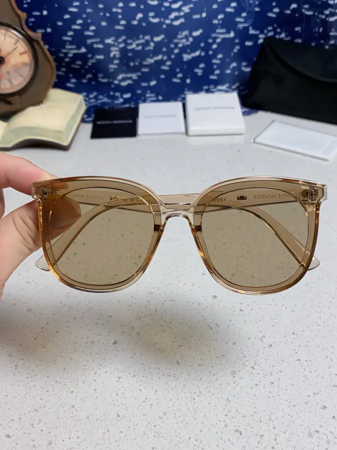 P75 Gentle Moster (GM) Square Frame Trendy Fashion Oversized Sunglasses