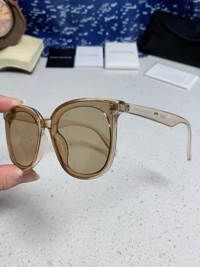 P75 Gentle Moster (GM) Square Frame Trendy Fashion Oversized Sunglasses