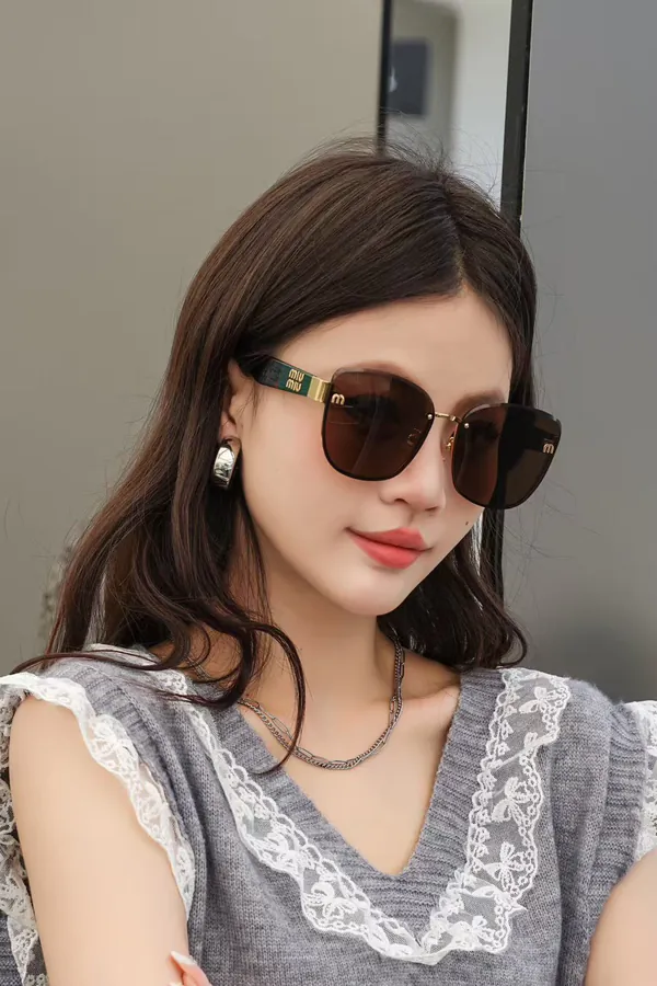 MIU MI* Bucket Bag