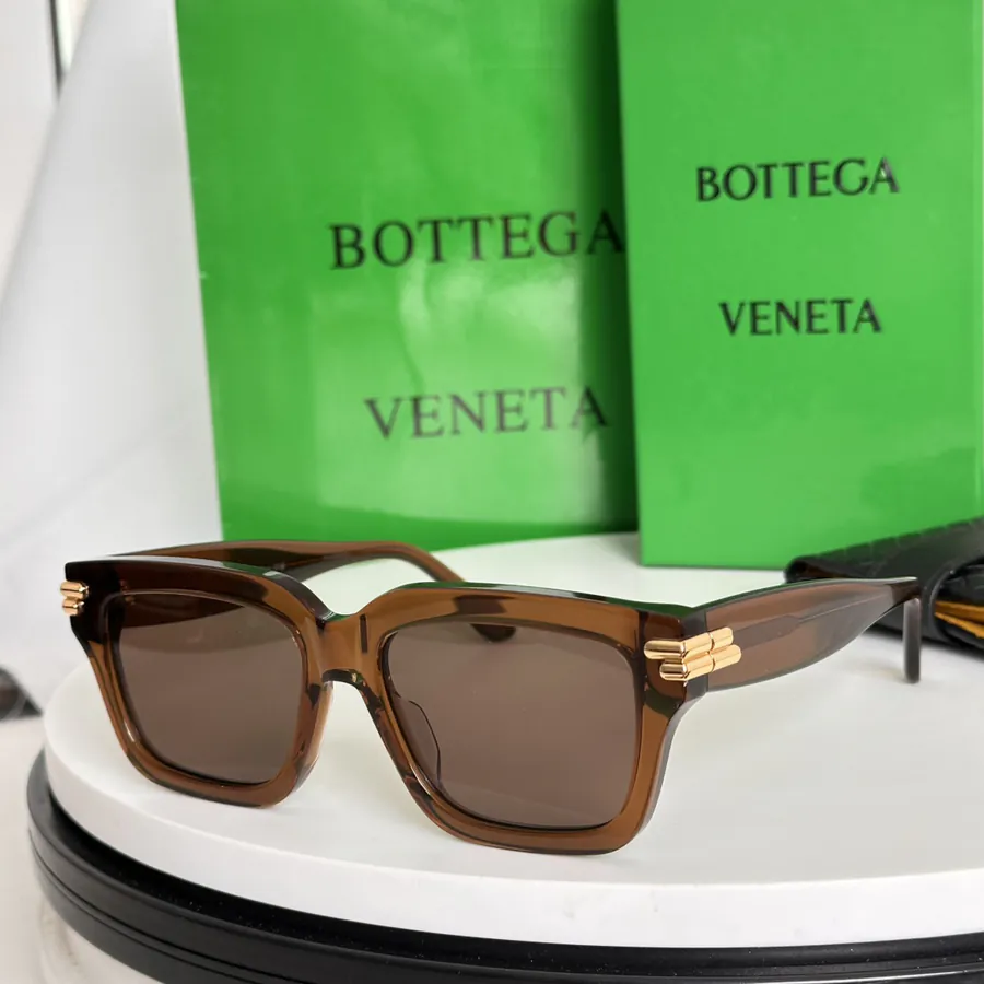 BOTTEGA VENET Bucket Bag in Grained Calfskin