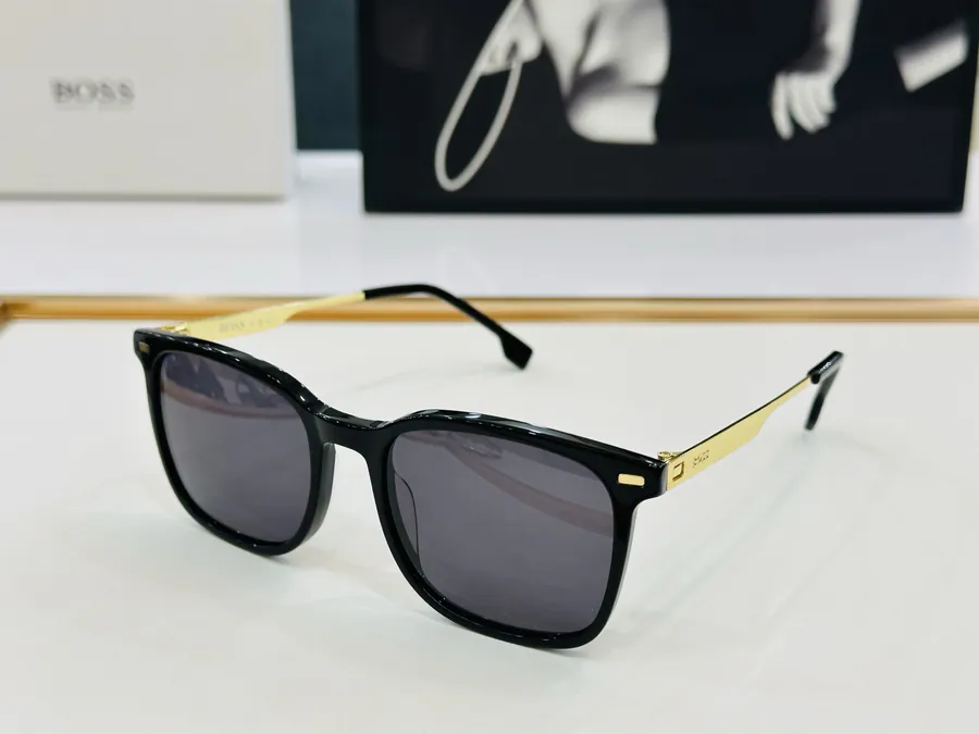 BOSS 1694S Classic Frame Sunglasses