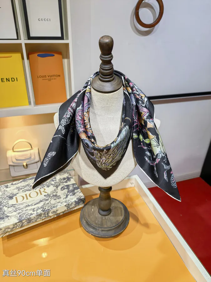Cabinet de la Mer Pattern Print Silk Scarf