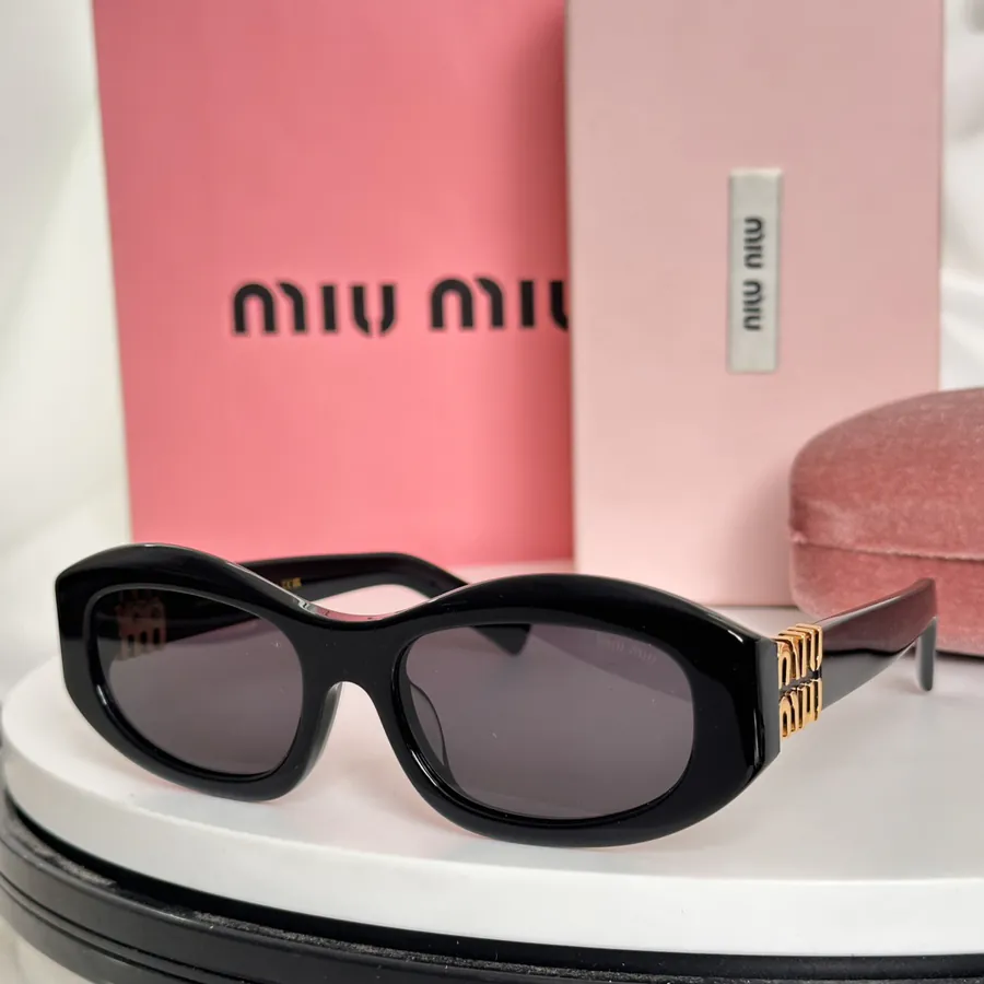 MIU MI* Bucket Bag