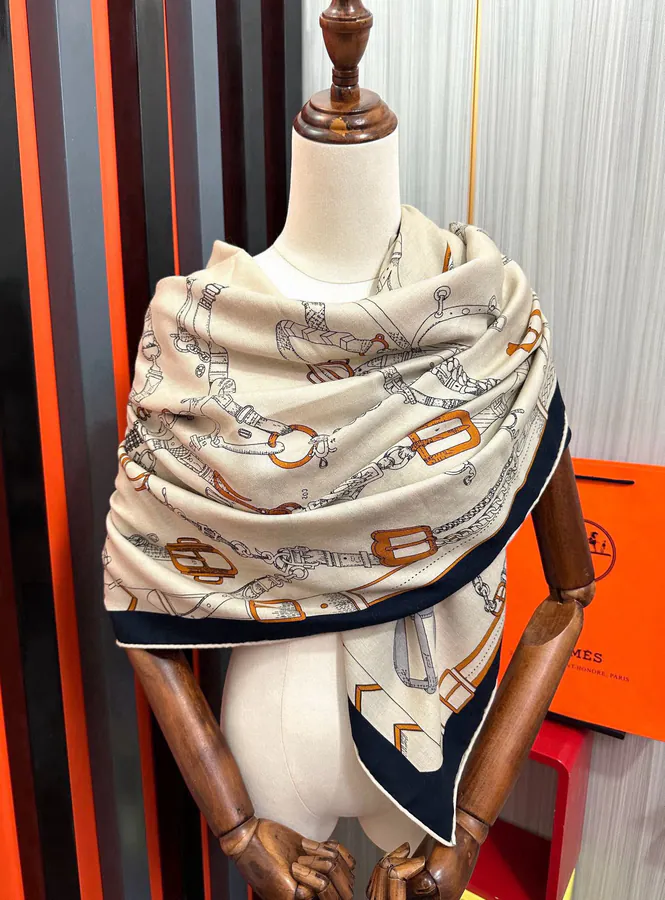 Ames Double Sided Same Color Wool Scarf