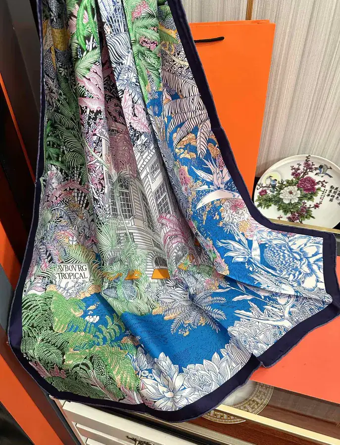Ames 2024 New Arrival Silk Scarf Elegant and Timeless Design