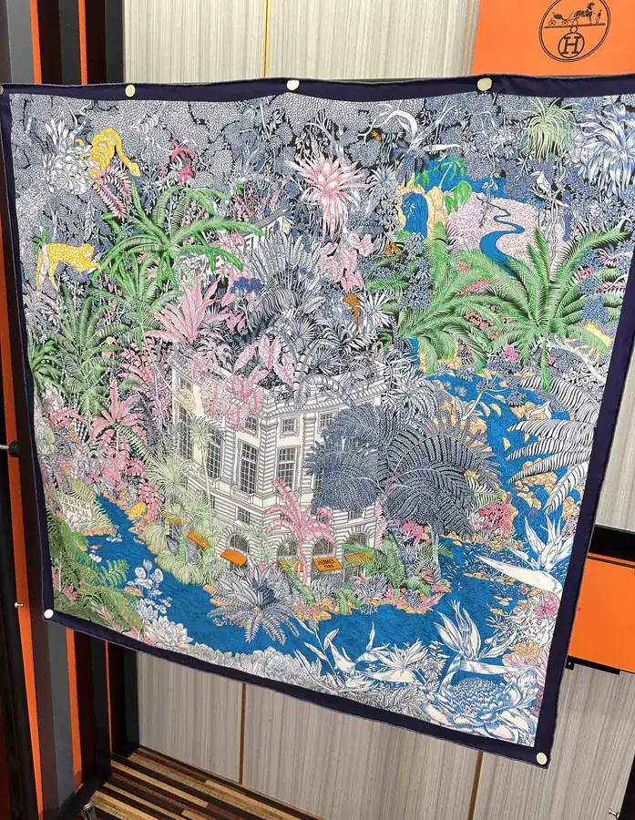 Ames 2024 New Arrival Silk Scarf Elegant and Timeless Design