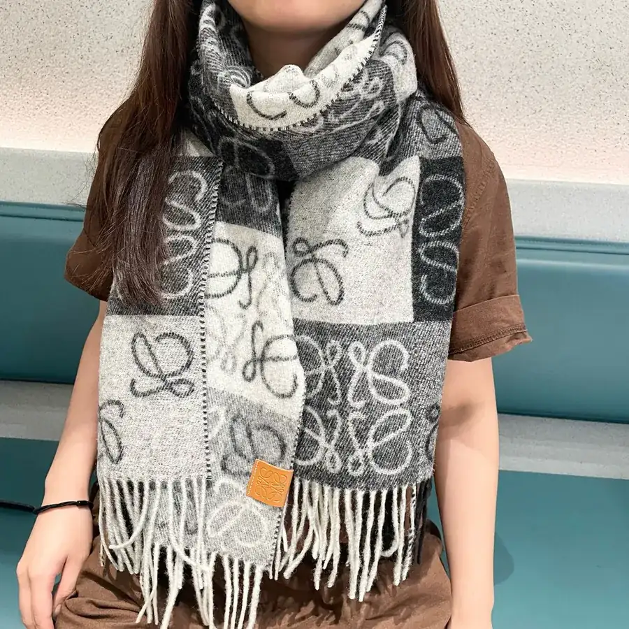 LW Stripe Scarf Luxury Brand, Classic Logo Design