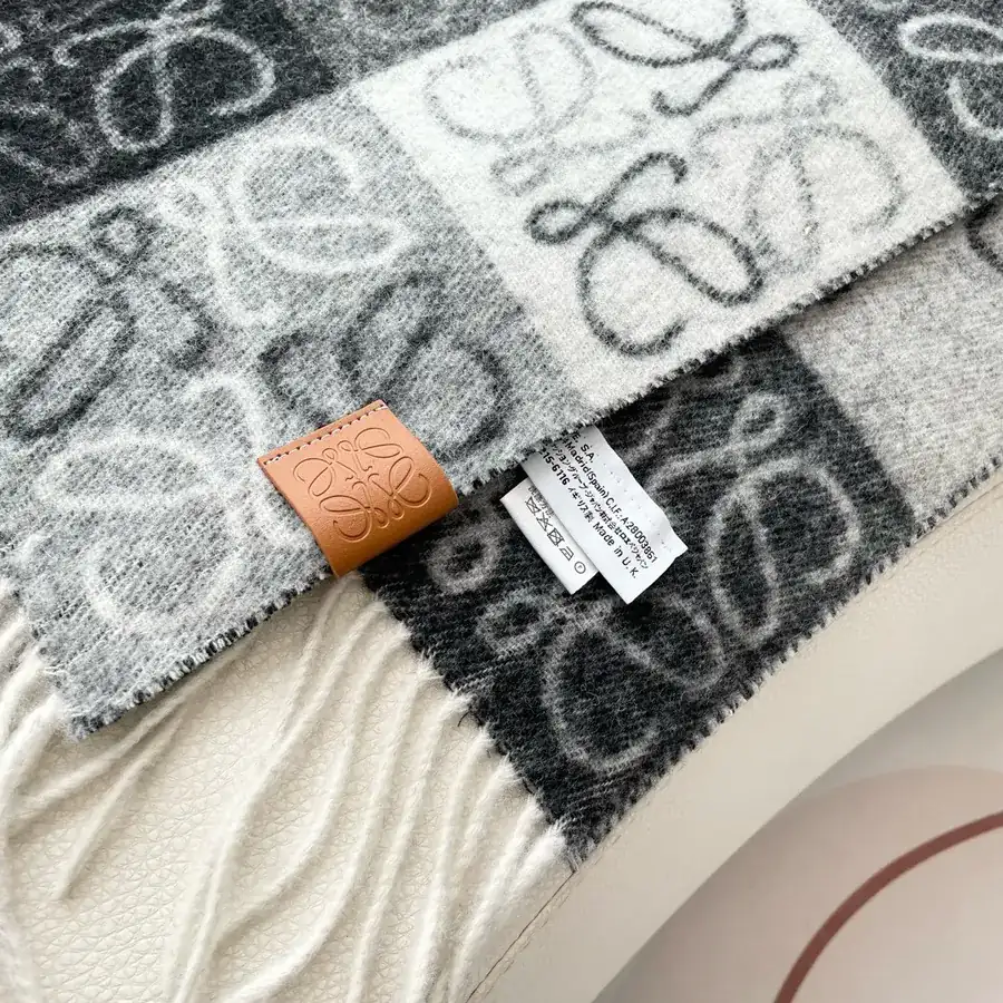 LW Stripe Scarf Luxury Brand, Classic Logo Design