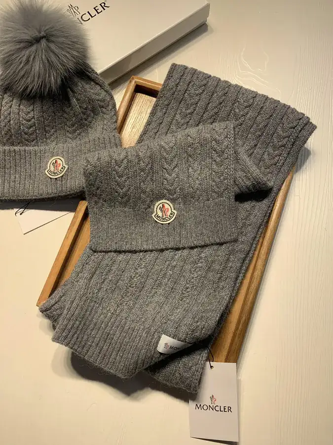 Monte Classic Wool Fox Trim Winter Bag