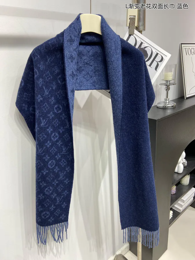 L Gradient Monogram Double sided Scarf Elegant and Trendy